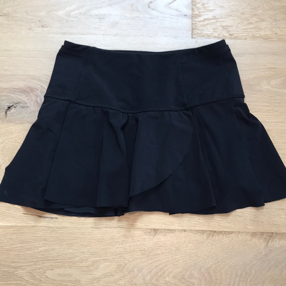 Black lululemon skirt